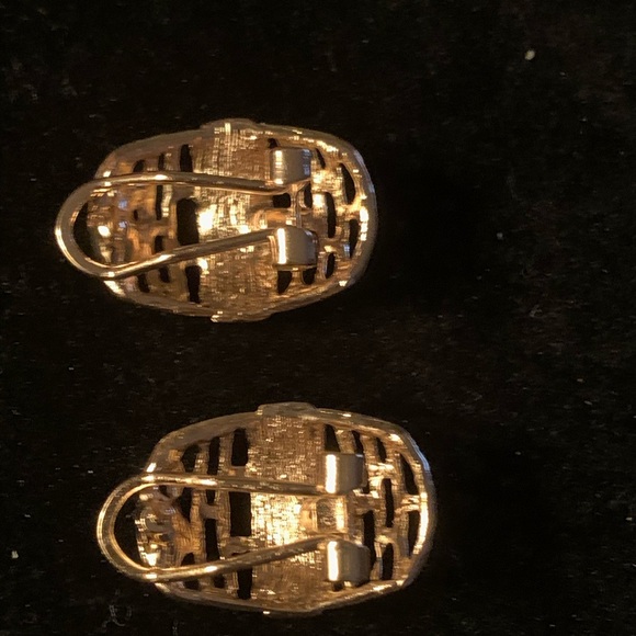 Ring & Earrings Set - Picture 3 of 6